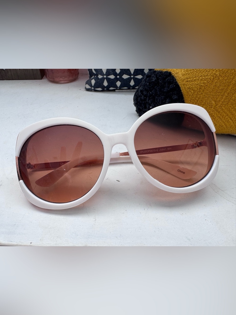 Jessica simpson round retro white sunglasses oversized